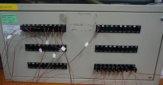 感溫線會(huì)連接到統(tǒng)一的控制盒以取得相關(guān)溫度數(shù)據(jù)。