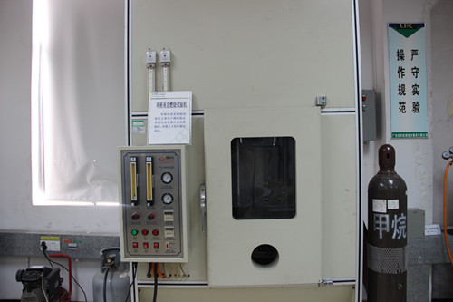 單根垂直燃燒試驗機.JPG